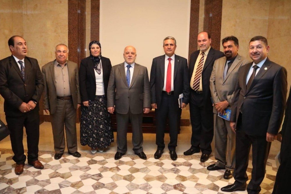 حضر السيد نقيب أطباء العراق الدكتور((عبد الأمير محسن حسين)) مع مجموعة من رؤساء النقابات والاتحادات لقاءا مع السيد رئيس مجلس الوزراء