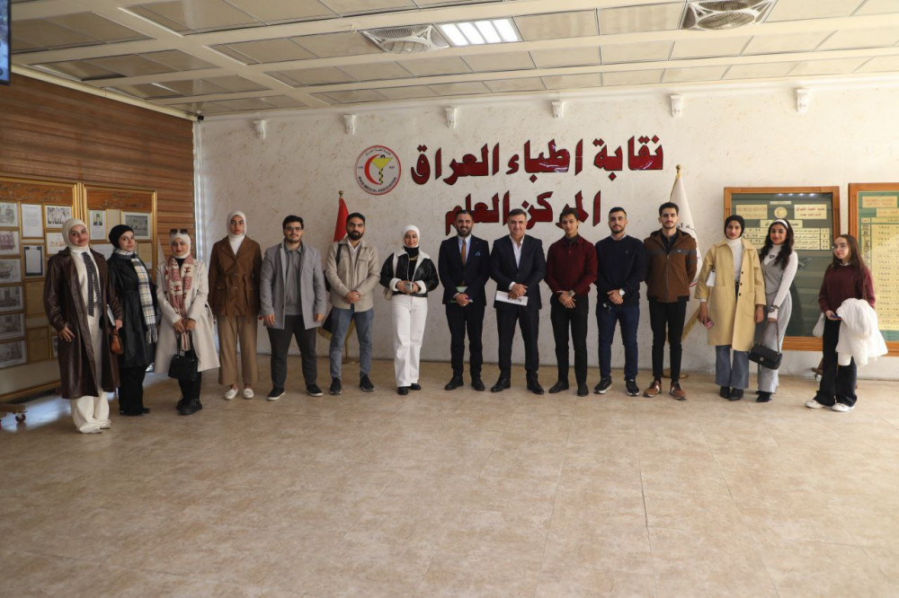 نقيب الأطباء يستضيف فريق أمد الطبي